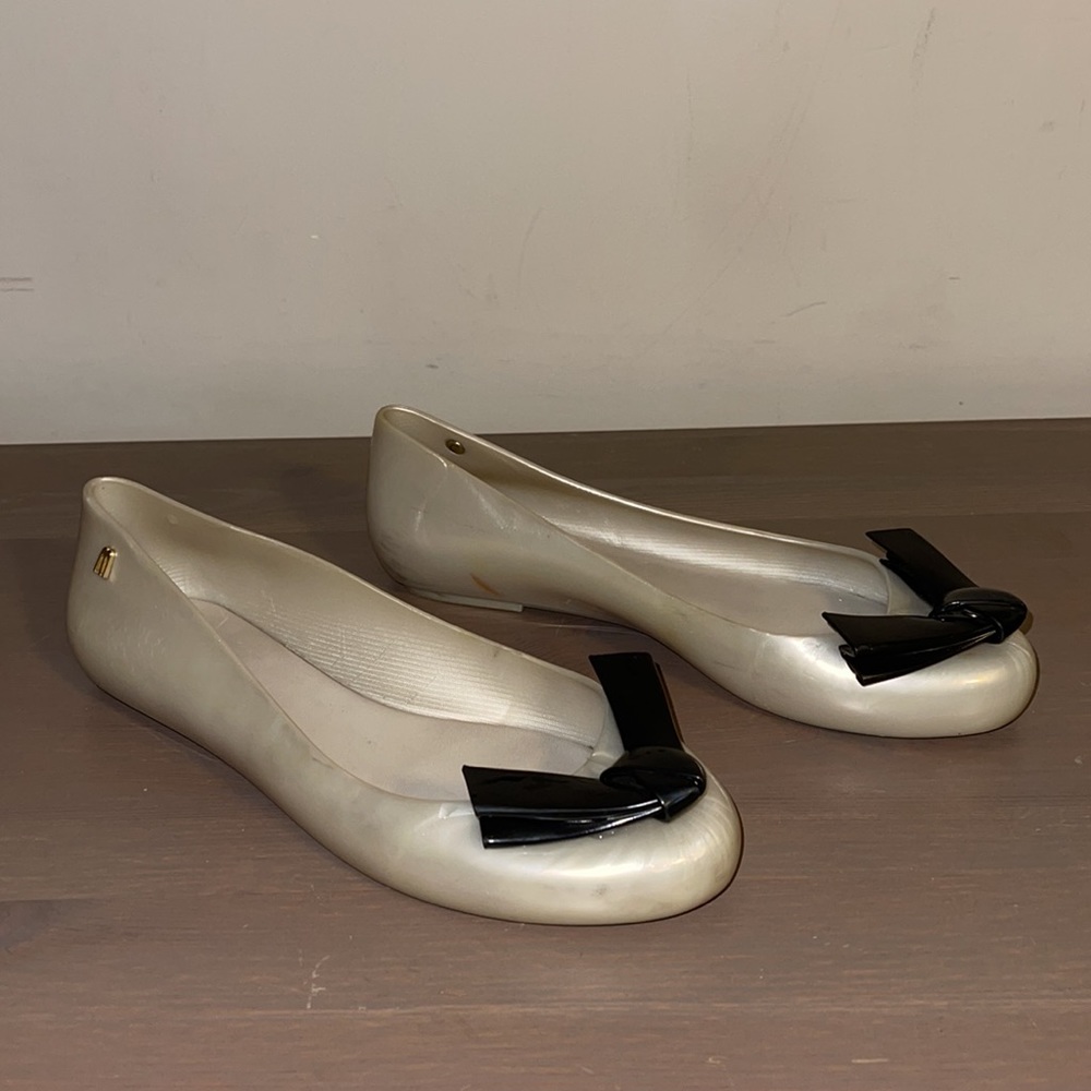 Melissa Pearlescent White Rubber Flats - Women’s Size 8 - Picture 4 of 11